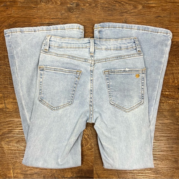 Jessica Simpson Girls Lulu Ultra Flare Jeans Light Wash Distressed Size 10 - Picture 4 of 7